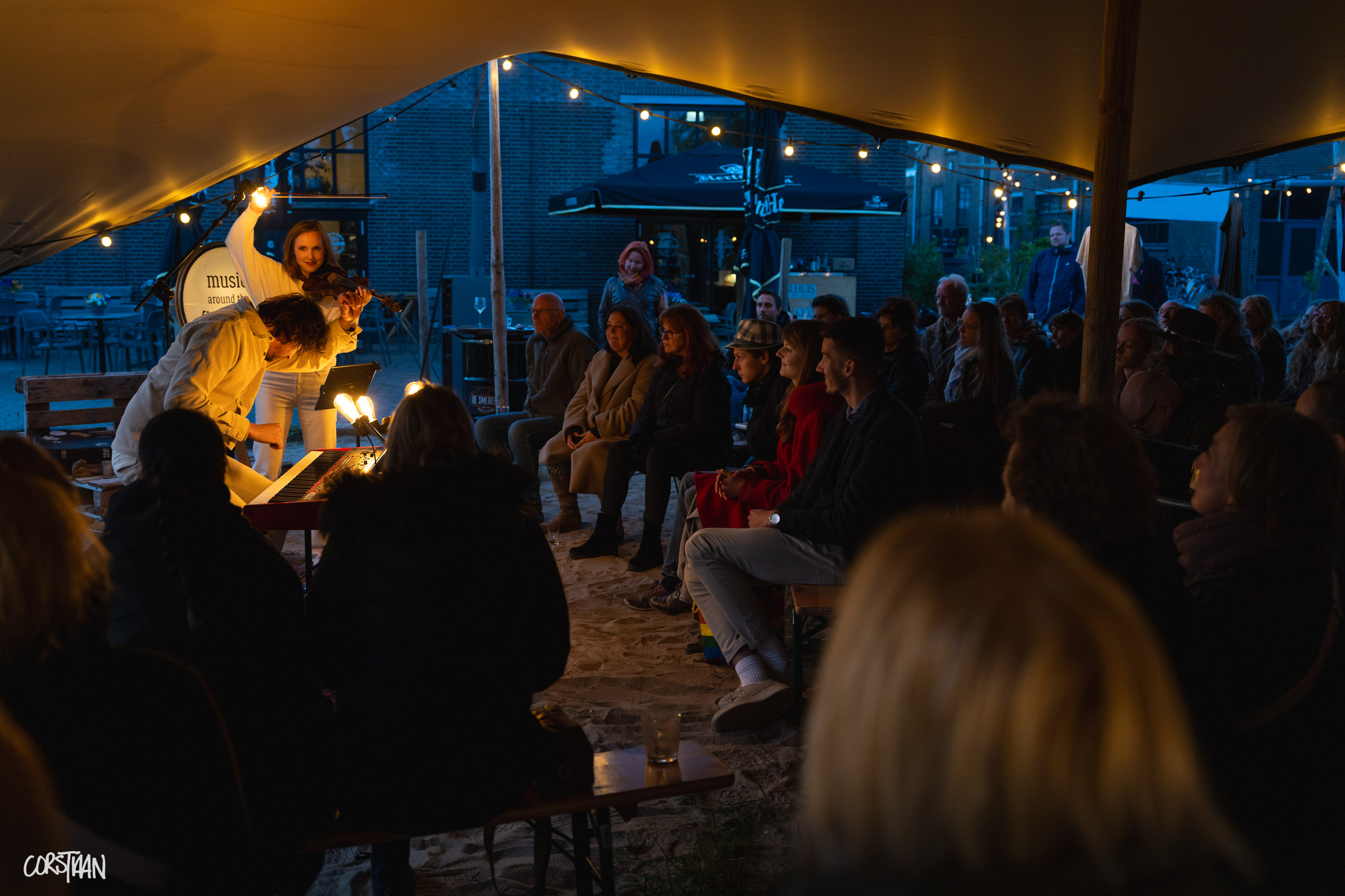MusicAroundTheFireplace_Hemelvaart26_-120.jpg