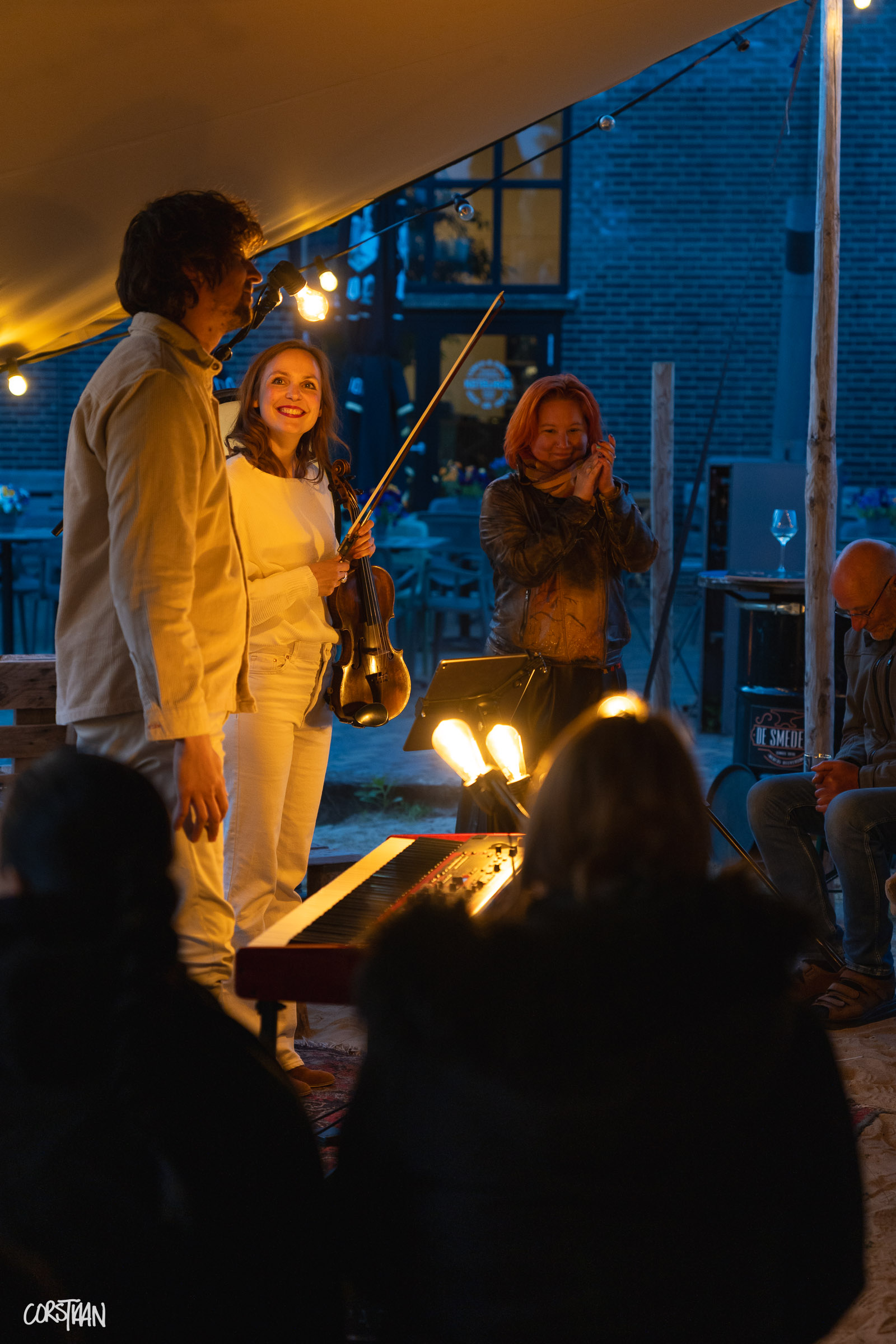 MusicAroundTheFireplace_Hemelvaart26_-122.jpg