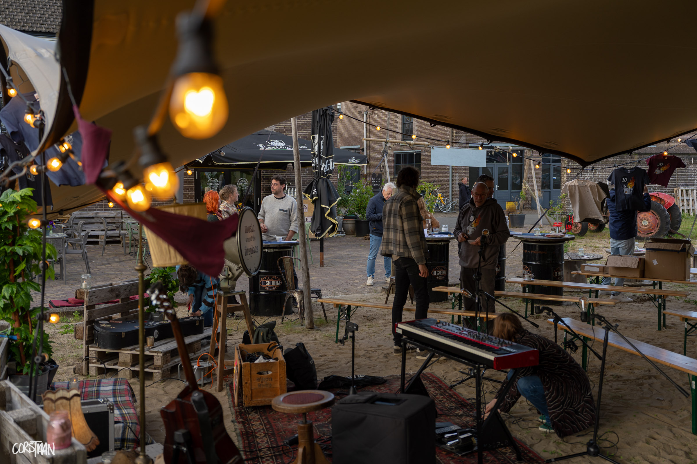 MusicAroundTheFireplace_Hemelvaart26_-43.jpg