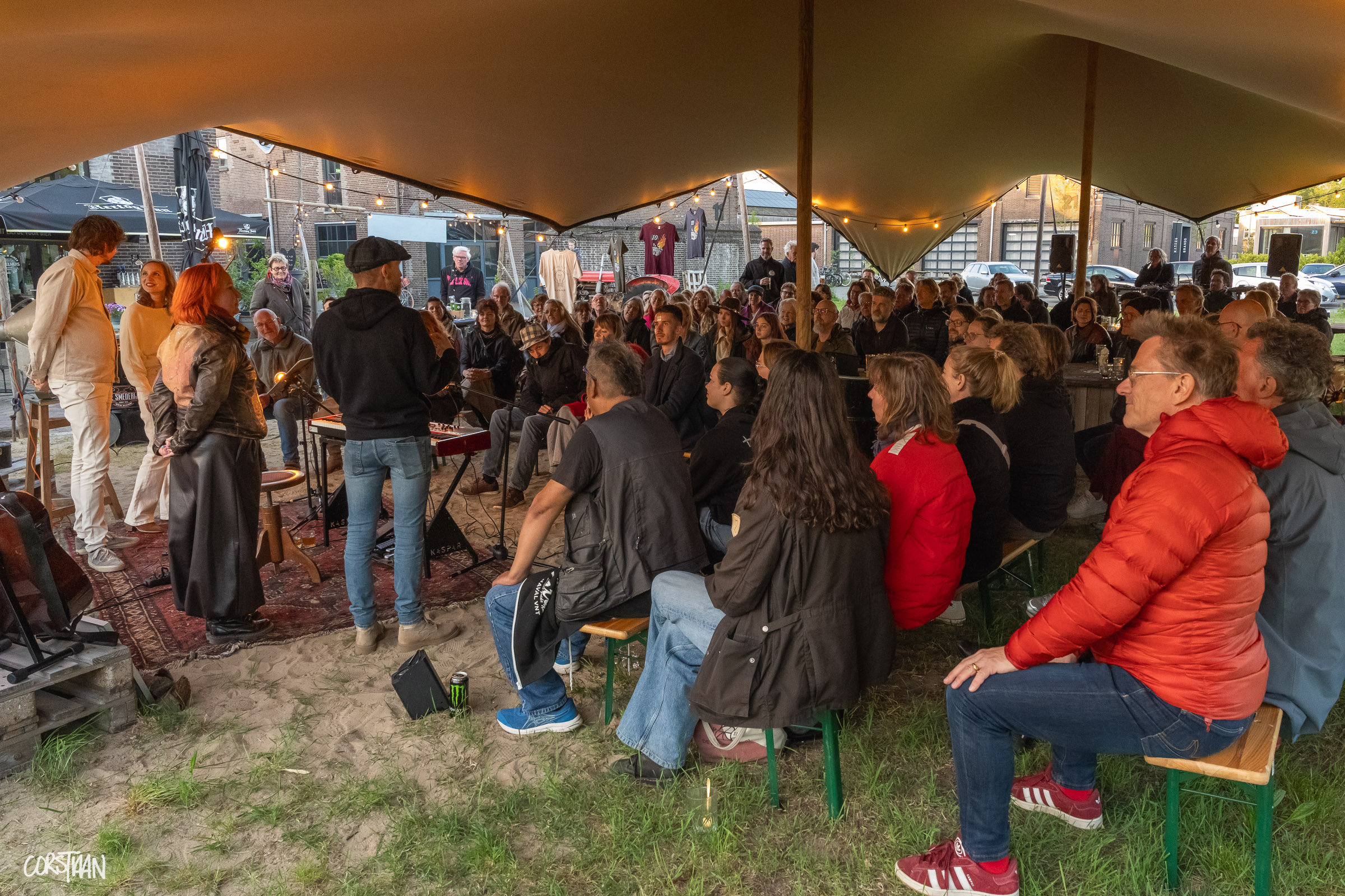 MusicAroundTheFireplace_Hemelvaart26_-88.jpg