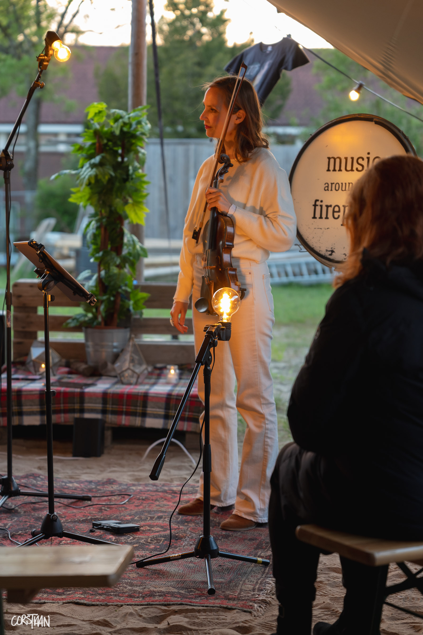 MusicAroundTheFireplace_Hemelvaart26_-95.jpg