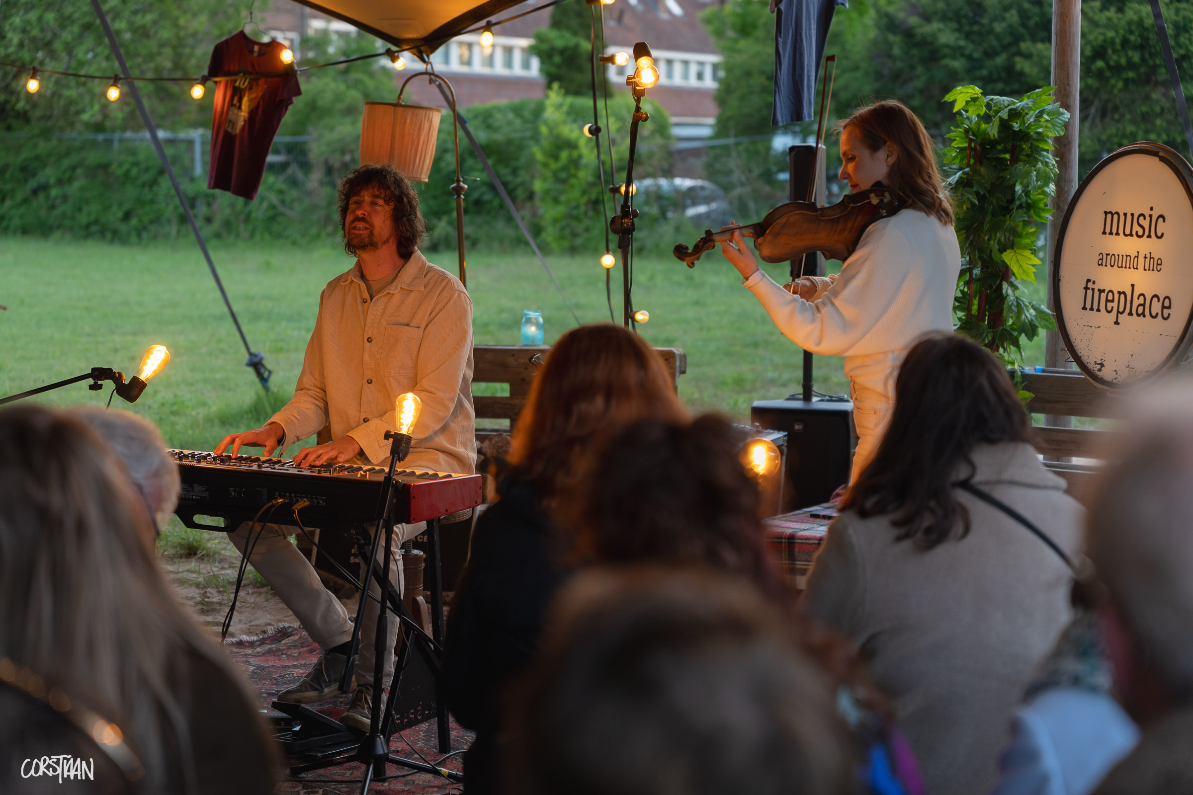 MusicAroundTheFireplace_Hemelvaart26_-97.jpg